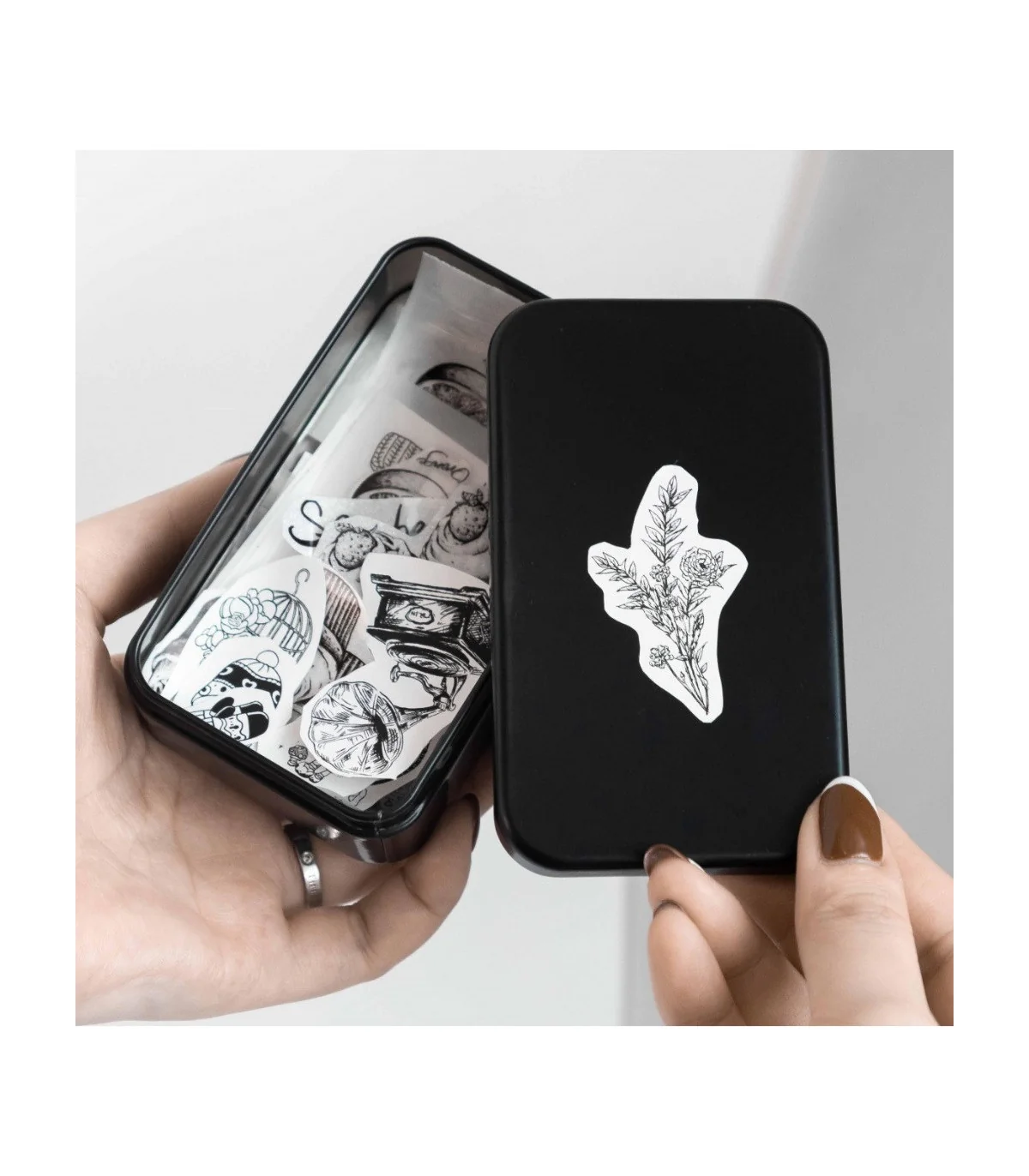 Giấy in nhiệt màu trắng cho T02, 53mm X 6.5m, KT-RM10, không keo | AIMO Việt Nam